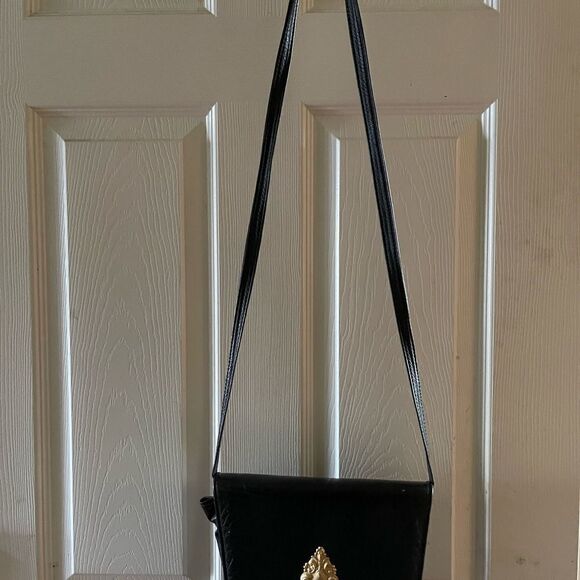 Vintage Paris handbag New York black leather shoulder bag with gold tone… - Picture 3 of 10